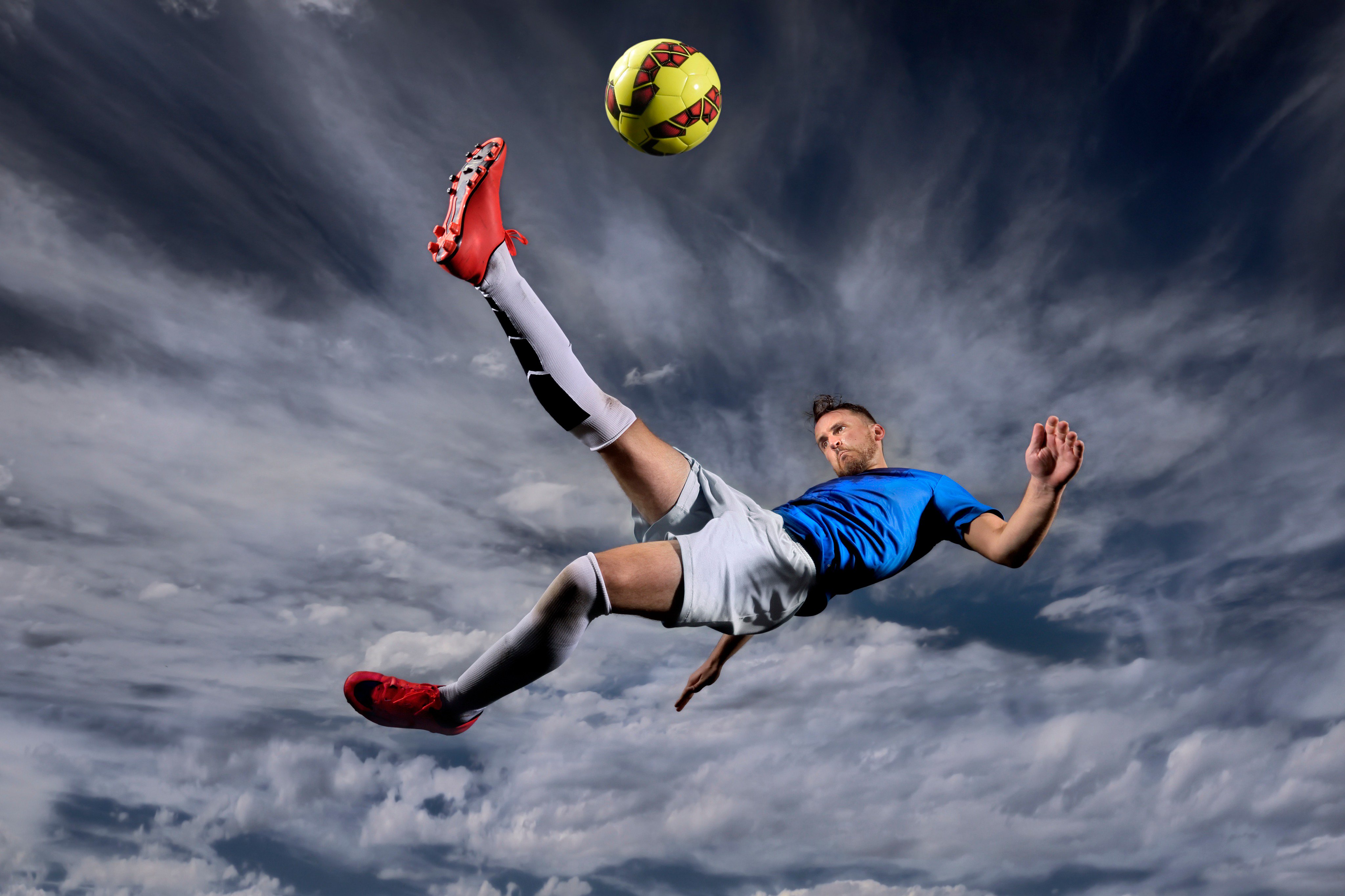 英聯杯半決賽首回合諾丁漢森林0-3曼聯 拉什福德勢不可擋！ 韋霍斯特斬獲首球！.