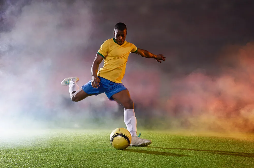 前国脚：中超继续降薪？典型的中国式管理 球员很辛苦就该拿高薪.